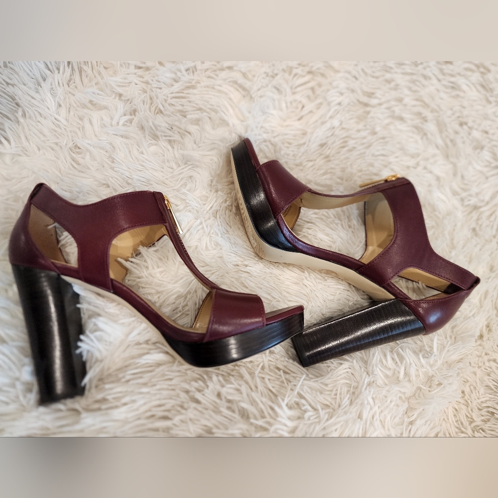 Michael Kors NWOB Berkley T-Strap Platform Dress Sandals. Wine/burgundy - Picture 6 of 9